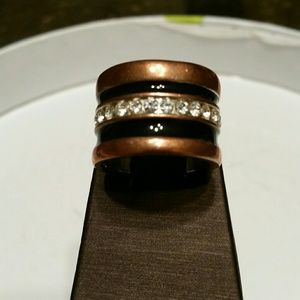 Fashionable ring 💚 💚